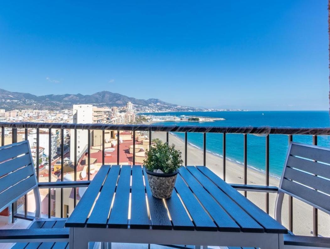 Fuengirola. Bonito Apartamento En Paseo Maritimo. Espectaculares Vistas Al Mar. Primera Linea 外观 照片