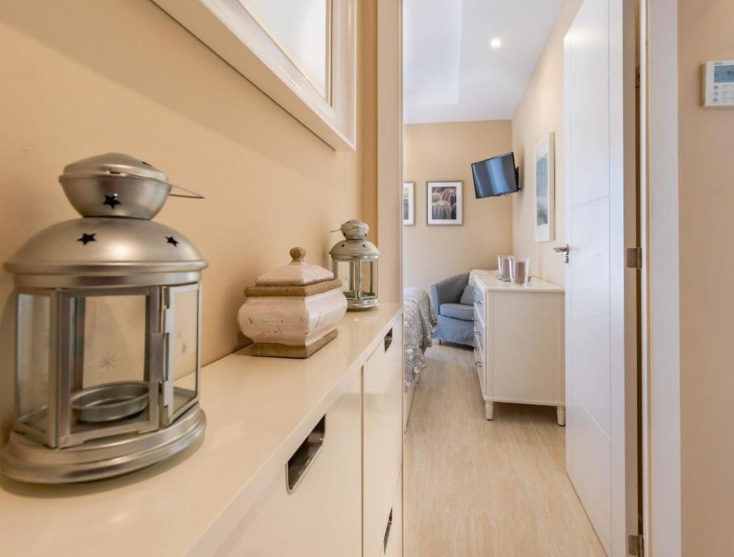 Fuengirola. Bonito Apartamento En Paseo Maritimo. Espectaculares Vistas Al Mar. Primera Linea 外观 照片