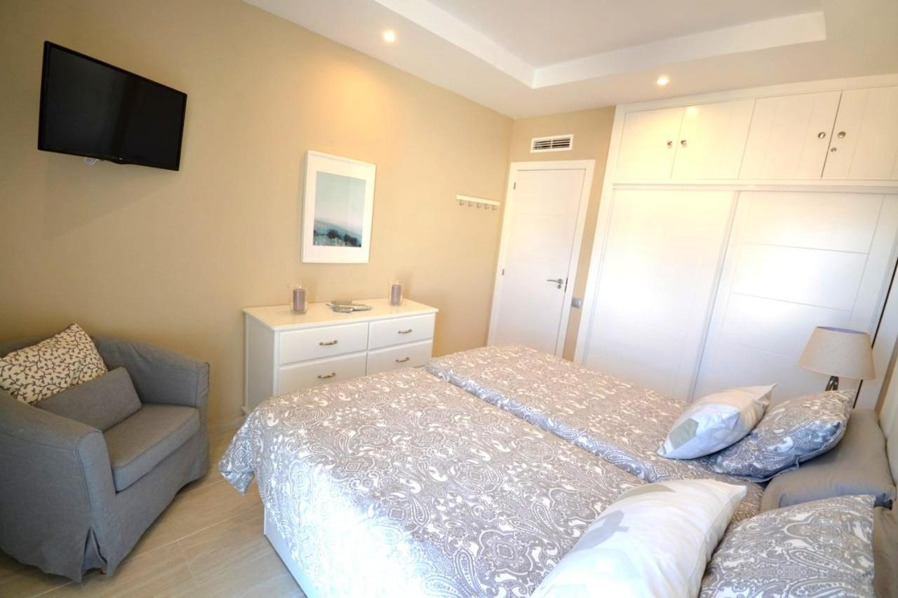 Fuengirola. Bonito Apartamento En Paseo Maritimo. Espectaculares Vistas Al Mar. Primera Linea 外观 照片